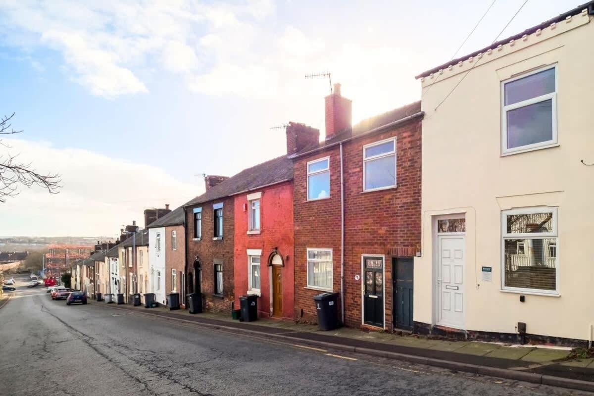 Penkhull House By Truestays - 4 Bedroom House In * Stoke-on-Trent
