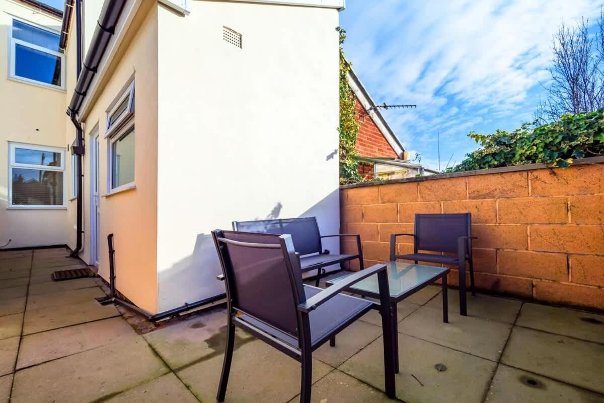 Holiday home Penkhull House By Truestays - 4 Bedroom House In